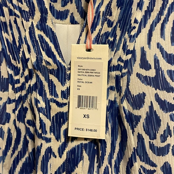 Vineyards vines blue and white sheer top new with tags - Picture 3 of 3